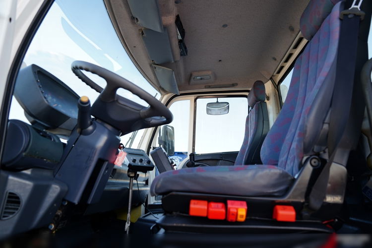 Mercedes UNIMOG  U300 / 4X4 / WYWROTKA 3 STRONNA / PŁUG / KOMUNALNY / HYDROZŁĄCZA / EPS + SPRZĘGŁO  zdjęcie 28