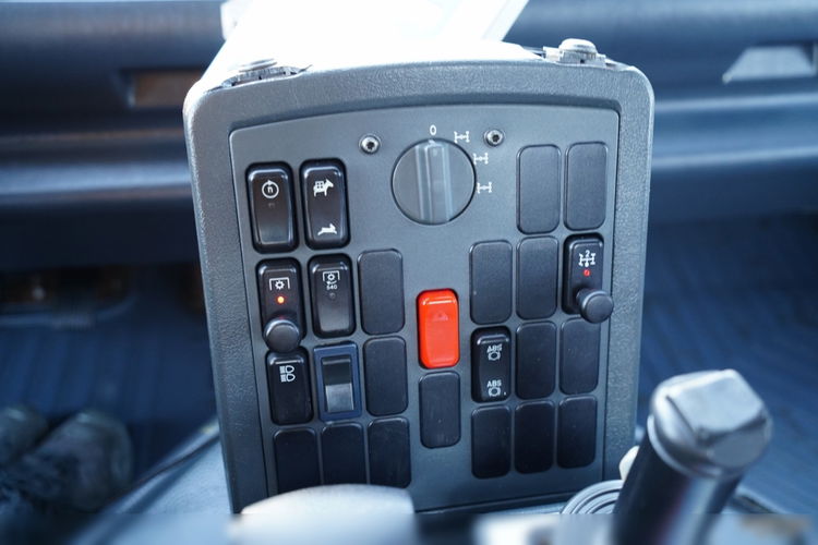 Mercedes UNIMOG  U300 / 4X4 / WYWROTKA 3 STRONNA / PŁUG / KOMUNALNY / HYDROZŁĄCZA / EPS + SPRZĘGŁO  zdjęcie 34