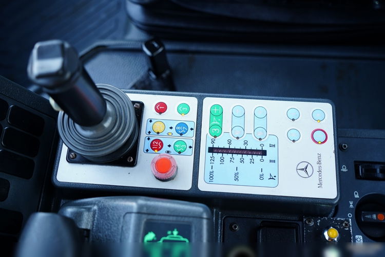 Mercedes UNIMOG  U300 / 4X4 / WYWROTKA 3 STRONNA / PŁUG / KOMUNALNY / HYDROZŁĄCZA / EPS + SPRZĘGŁO  zdjęcie 35