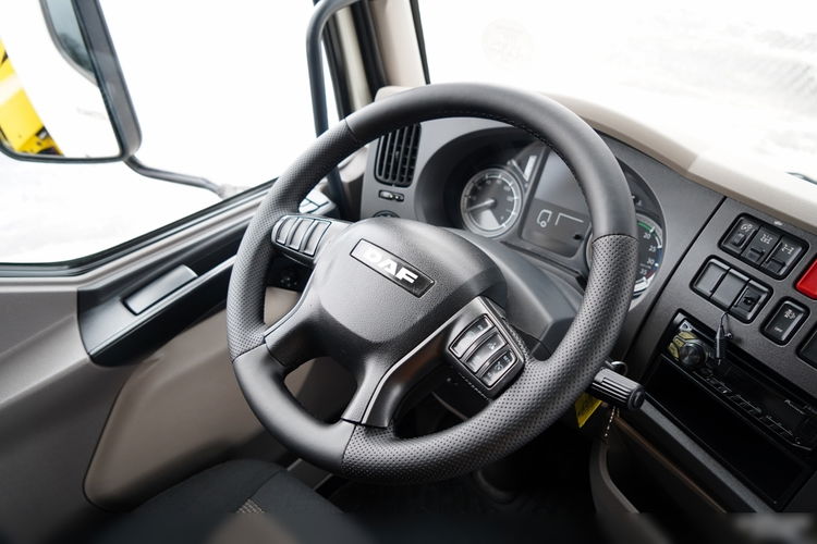 DAF LF 250 / 4X2 / SKRZYNIOWY - 7.30 + HDS HYVA HB 150XE3 / STEROWANIE RADIOWE / ROTATOR / MAX UDŹWIG: 5200 KG / EURO 6  zdjęcie 39
