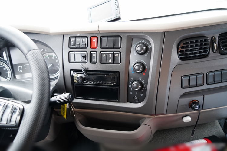 DAF LF 250 / 4X2 / SKRZYNIOWY - 7.30 + HDS HYVA HB 150XE3 / STEROWANIE RADIOWE / ROTATOR / MAX UDŹWIG: 5200 KG / EURO 6  zdjęcie 41