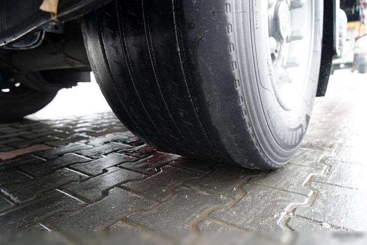 Volvo FH 460 / ZESTAW TANDEM / 120 M3 / PRZEJAZDOWY / I-SAVE / KLIMATYZACJA POSTOJOWA / OŚ PODNOSZONA / OŚ SKRĘTNA / PLANDEKA ZBROJONA  zdjęcie 45