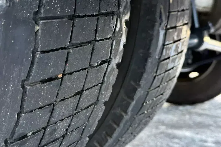 Mitsubishi Canter Fuso 7C15 3.0/150 KM Firanka Plandeka zdjęcie 14