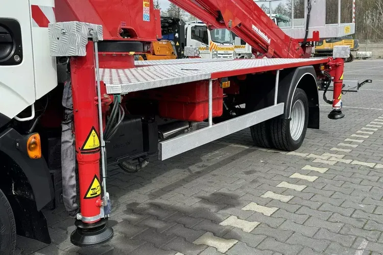 Nissan Cabstar zdjęcie 14