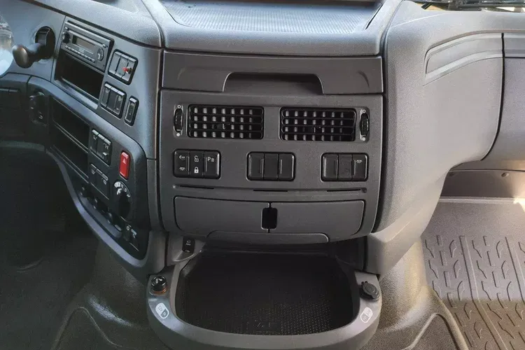 DAF XF 106.460 Euro 6 LowDeck Mega zdjęcie 22