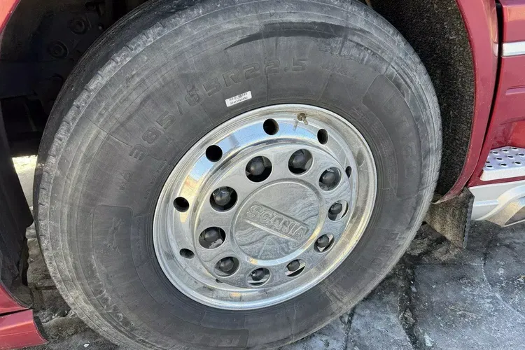 Scania R580 V8 E6 4x2 Standard Crown Edition Bogato Wyposażona zdjęcie 2