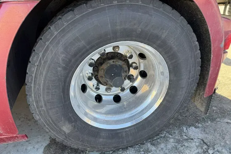 Scania R580 V8 E6 4x2 Standard Crown Edition Bogato Wyposażona zdjęcie 3