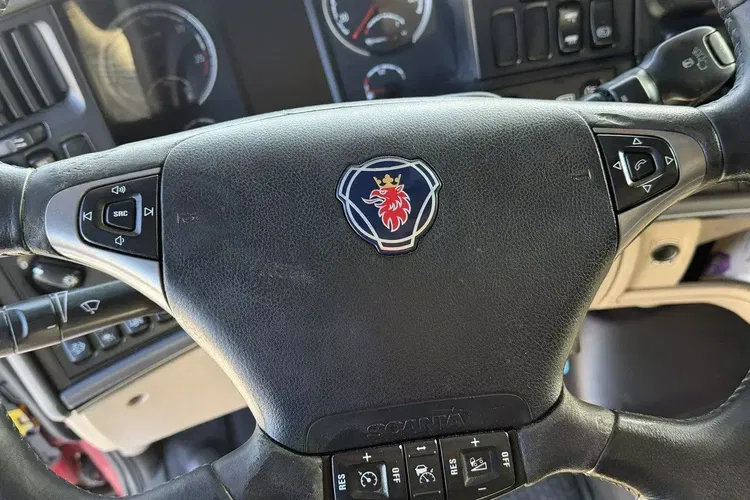 Scania R580 V8 E6 4x2 Standard Crown Edition Bogato Wyposażona zdjęcie 7