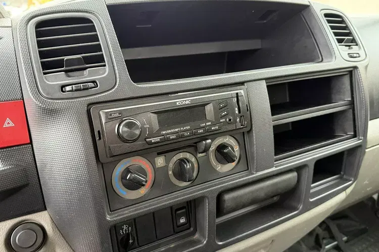 Nissan Cabstar zdjęcie 15