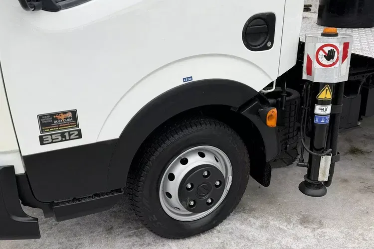 Nissan Cabstar zdjęcie 2