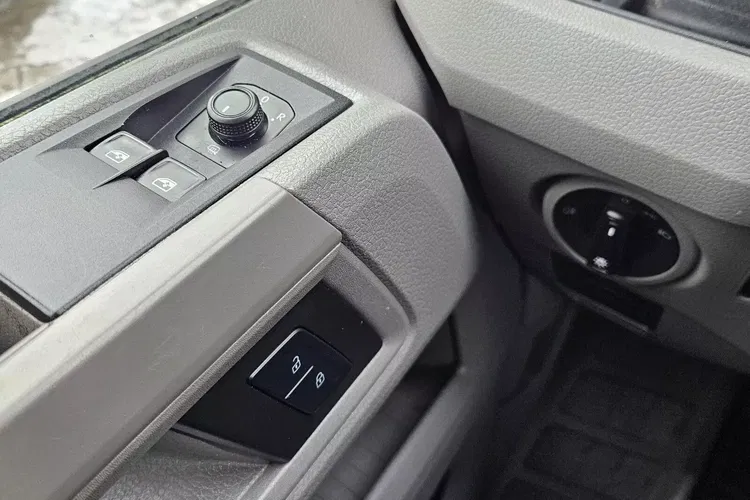 Volkswagen Crafter 79999zł NETTO Kontener 8 ePAL 2.0 TDi/140KM zdjęcie 19