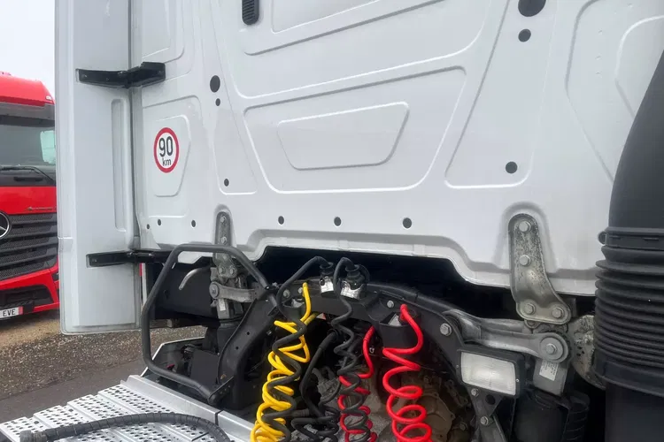 Mercedes ACTROS MP5 zdjęcie 23