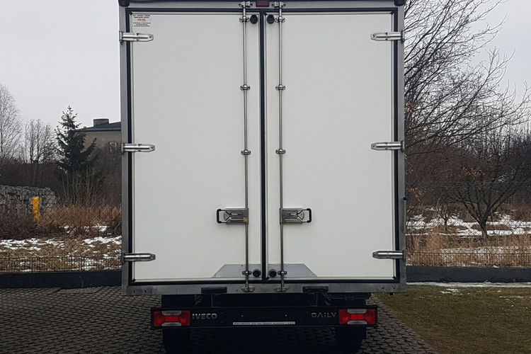 Iveco Daily 8EP KONTENER 4.15x2.22x2.21 KLIMA KRAJOWY 35S12 zdjęcie 16
