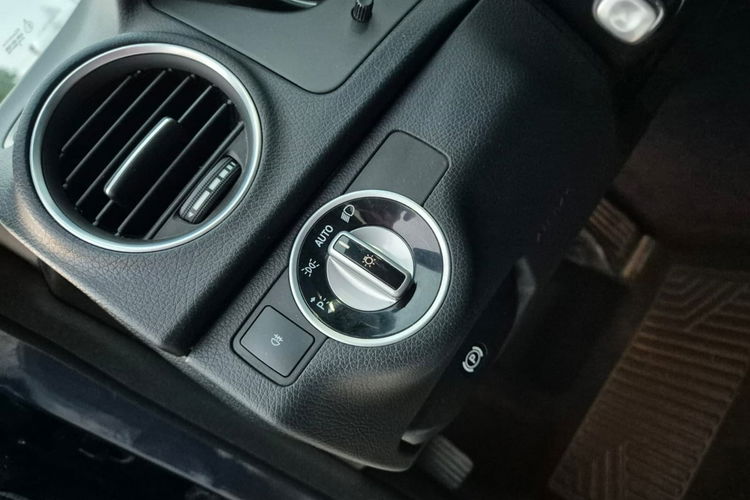 C 200 Mercedes-Benz Klasa C 200 CGI Automatik BlueEFFICIENCY Avantgarde zdjęcie 19