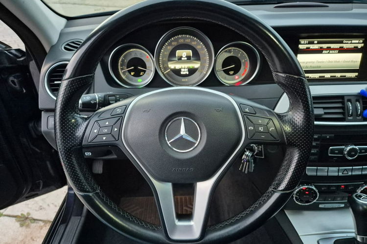 C 200 Mercedes-Benz Klasa C 200 CGI Automatik BlueEFFICIENCY Avantgarde zdjęcie 22