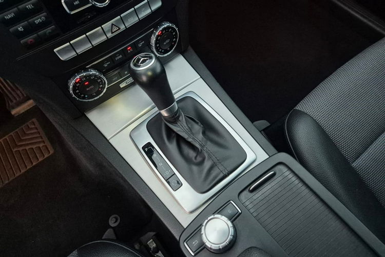 C 200 Mercedes-Benz Klasa C 200 CGI Automatik BlueEFFICIENCY Avantgarde zdjęcie 25