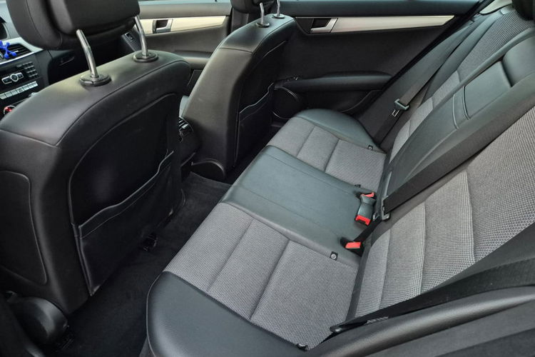 C 200 Mercedes-Benz Klasa C 200 CGI Automatik BlueEFFICIENCY Avantgarde zdjęcie 27