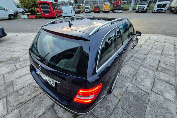 C 200 Mercedes-Benz Klasa C 200 CGI Automatik BlueEFFICIENCY Avantgarde zdjęcie 32
