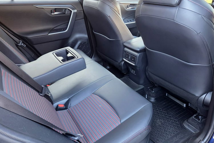 Toyota RAV-4 2, 5 Plug - In Hybrid 306 KM , SELECTION 4X4, Gwarancja fabryczna 11.2026 zdjęcie 32