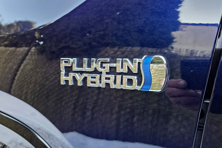 Toyota RAV-4 2, 5 Plug - In Hybrid 306 KM , SELECTION 4X4, Gwarancja fabryczna 11.2026 zdjęcie 38