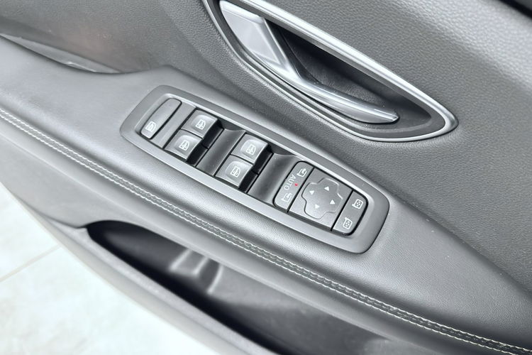 Renault Grand Scenic 1.6 DCi 160KM INITIALE PARIS BOSE Komfortsitze 7-osób KeyLess AUTOMAT zdjęcie 37