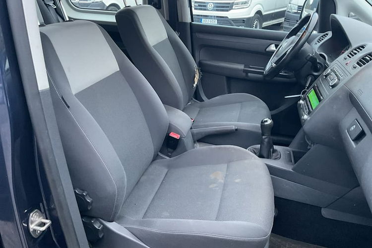 Volkswagen Caddy 2.0 MPI 109 KM 5 osobowy 2014 r cena export zdjęcie 11