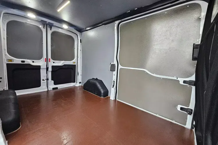 Ford transit L2H2 49900zł NETTO 2.0TdCi/170KM zdjęcie 18