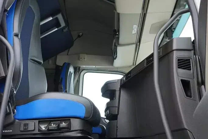 Volvo / FH / 460 / I – SAVE / XL / EURO 6 / ACC / I – COOL zdjęcie 8