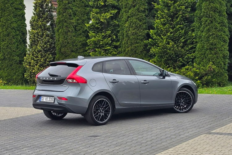V40 Volvo V40 II 2.0 D2 Drive-E Summum zdjęcie 12