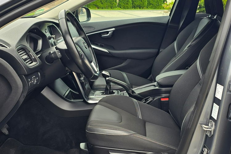 V40 Volvo V40 II 2.0 D2 Drive-E Summum zdjęcie 18