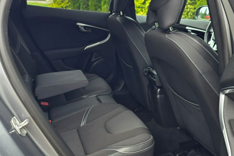 V40 Volvo V40 II 2.0 D2 Drive-E Summum zdjęcie 21