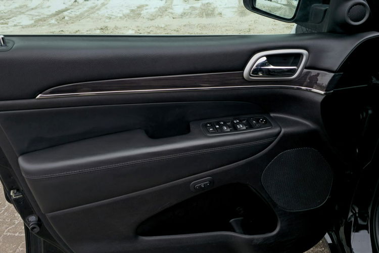 Grand Cherokee Jeep Grand Cherokee IV 3.0 CRD Overland Summit EU6 zdjęcie 23