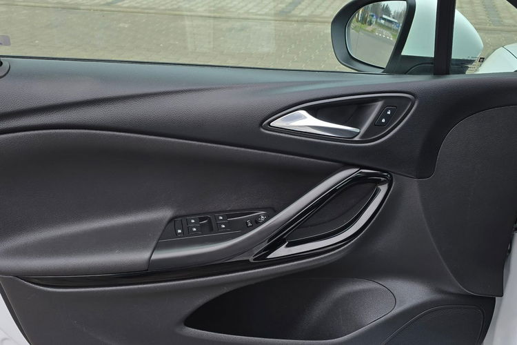 Astra Opel Astra K 1.4 Turbo Cosmo zdjęcie 36