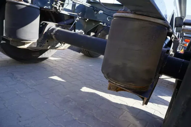 Fruehauf Przyczepa BDF / 2021 / osie SAF zdjęcie 4