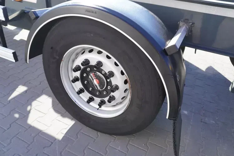 Fruehauf Przyczepa BDF / 2021 / osie SAF zdjęcie 6