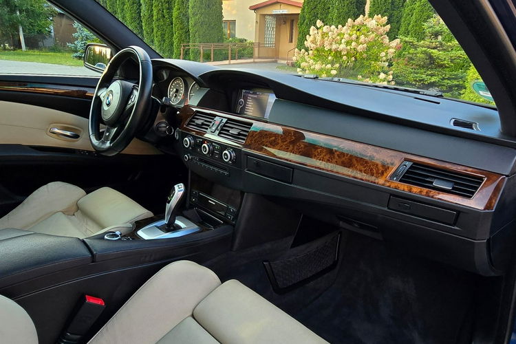 530 BMW Seria 5 E60/E61 3.0 530d Diesel Sport-Aut Edition Sport zdjęcie 26
