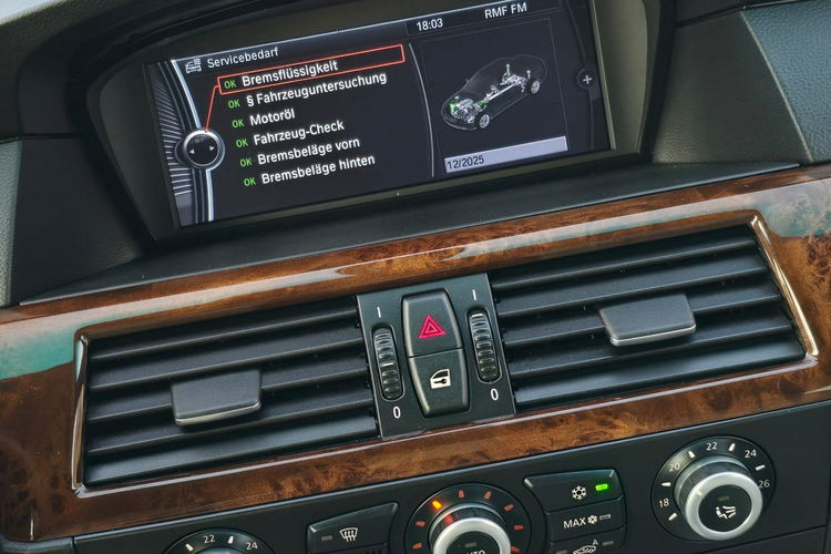 530 BMW Seria 5 E60/E61 3.0 530d Diesel Sport-Aut Edition Sport zdjęcie 32