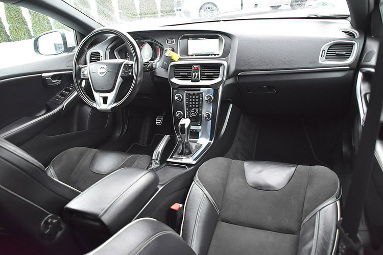 Volvo V40 2.0D2 R-Design Alcantara Led Navi Xenon Gwarancja zdjęcie 6