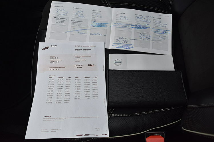 Volvo V40 2.0D2 R-Design Alcantara Led Navi Xenon Gwarancja zdjęcie 8