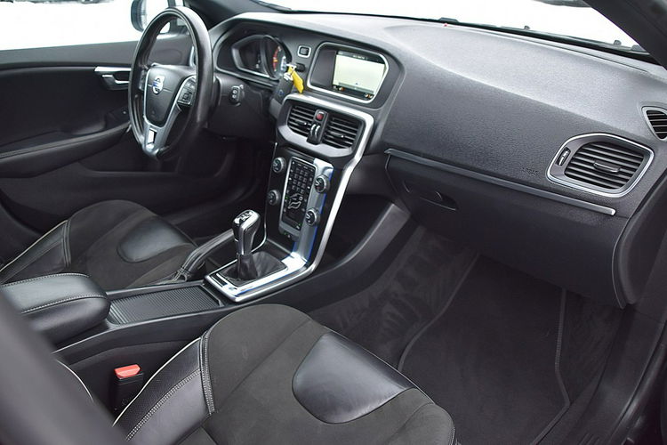 Volvo V40 2.0D2 R-Design Alcantara Led Navi Xenon Gwarancja zdjęcie 9