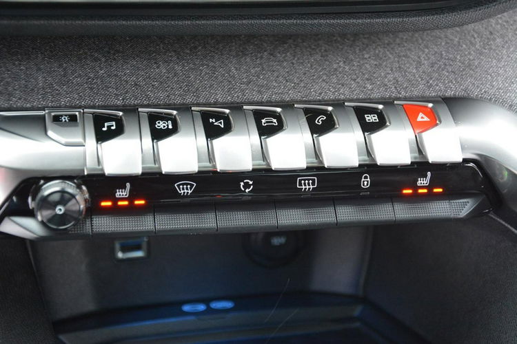Peugeot 3008 GT-Line Grip Control Skóry Nappa Masaż RadarACC Ful led Panorama Focal zdjęcie 31