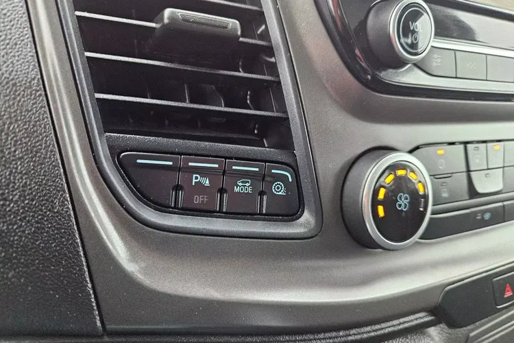 Ford transit-custom L2H1 99999zł NETTO Brygadówka 6 osób 2.0TdCi/131KM zdjęcie 31