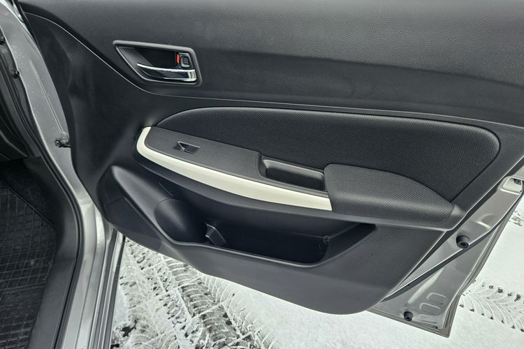 Suzuki Swift zdjęcie 22