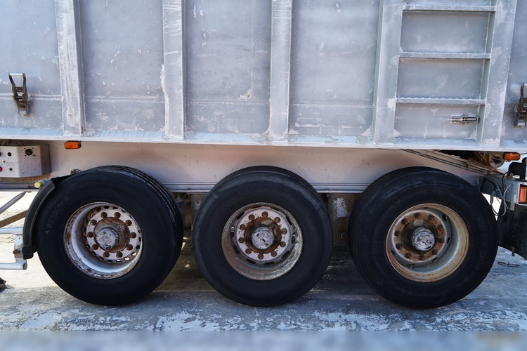 BENALU WYWROTKA / 23 m3 / ALUMINIOWA / OŚ PODNOSZONA / WAGA: 5 200 KG / zdjęcie 19