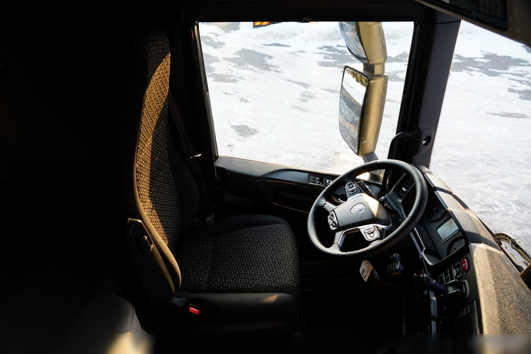 Scania R 450 / RETARDER / HYDRAULIKA / KLIMATYZACJA POSTOJOWA / OPONY 100%  zdjęcie 28