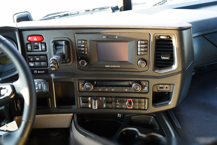 Scania R 450 / RETARDER / HYDRAULIKA / KLIMATYZACJA POSTOJOWA / OPONY 100%  zdjęcie 31