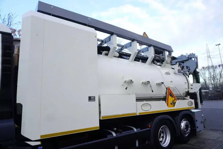 MAN TGM 26.340 / Zabudowa WUKO Rivard 11.8 m3 / 120 tys. km / oś skrętna zdjęcie 10