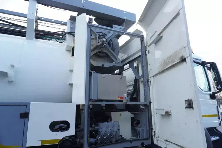 MAN TGM 26.340 / Zabudowa WUKO Rivard 11.8 m3 / 120 tys. km / oś skrętna zdjęcie 16