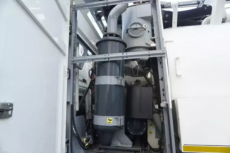 MAN TGM 26.340 / Zabudowa WUKO Rivard 11.8 m3 / 120 tys. km / oś skrętna zdjęcie 17