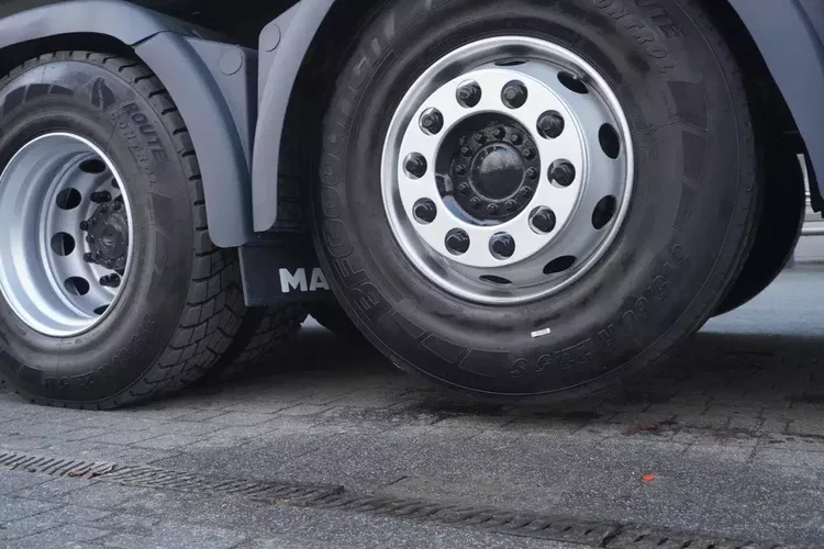 MAN TGM 26.340 / Zabudowa WUKO Rivard 11.8 m3 / 120 tys. km / oś skrętna zdjęcie 22